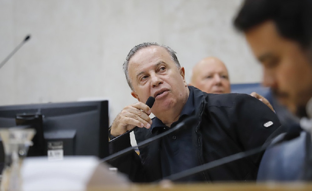 Câmara de São Paulo marca data para votar cassação de Camilo Cristófaro por fala racista