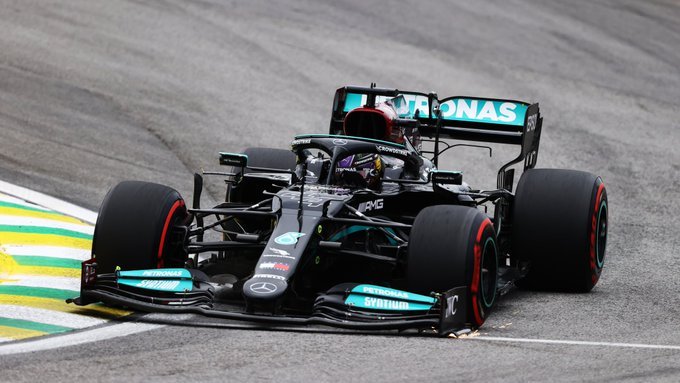 Lewis Hamilton supera Verstappen e faz a pole para sprint race do GP de São Paulo