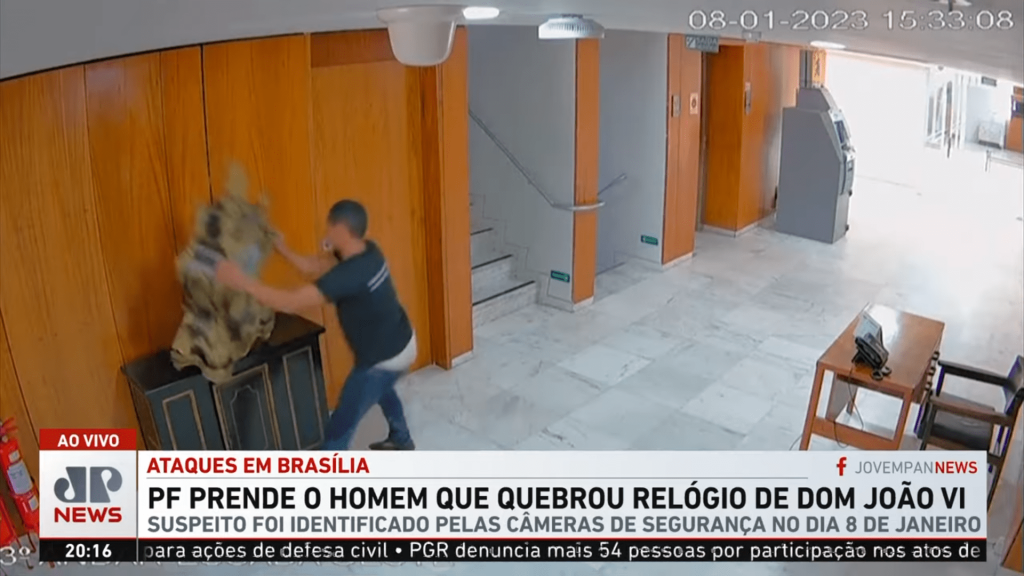 Polícia Federal prende homem que quebrou relógio centenário de Dom João VI no Palácio do Planalto