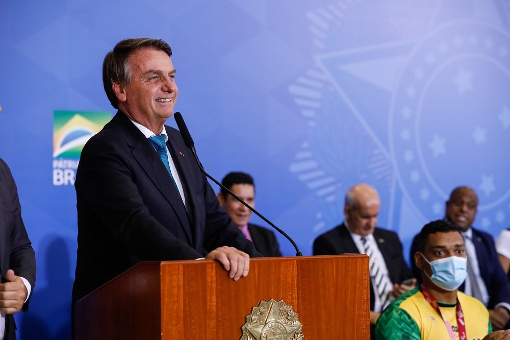 Sem vetos, Bolsonaro sanciona flexibilização da Lei de Improbidade Administrativa