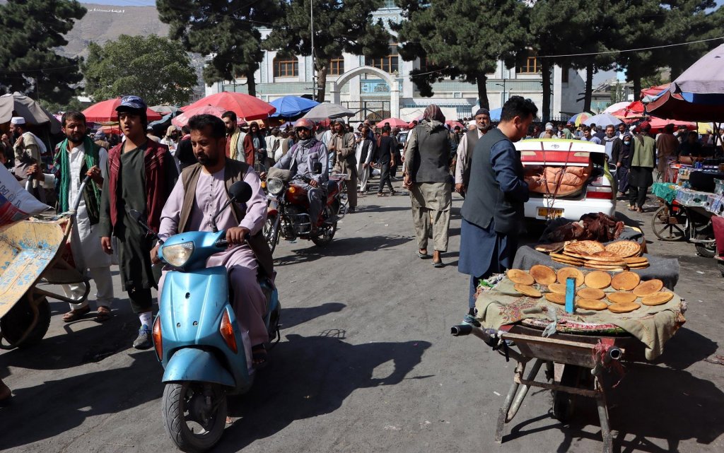 Protesto de afegãs é reprimido com violência pelo Talibã neste sábado