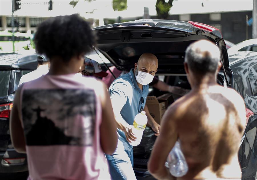 Após esforços na pandemia, Brasil avança em ranking global de solidariedade