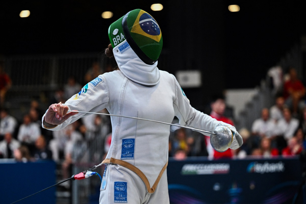 Brasil conquista ouro inédito na esgrima feminina nos Jogos Pan-Americanos