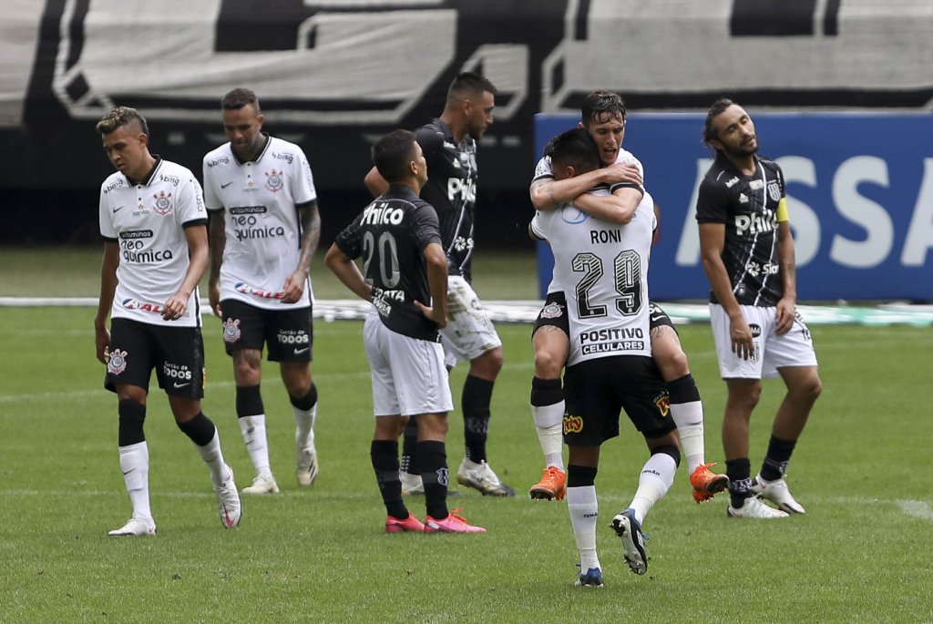 Corinthians vira contra a Ponte Preta e vence a primeira partida no Paulistão