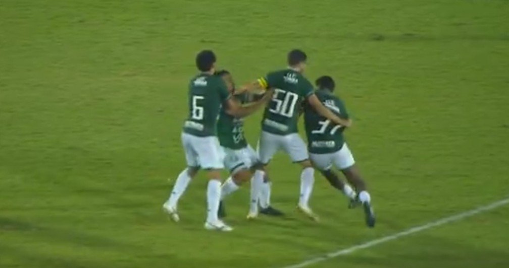 Paulistão: Após troca de socos, jogadores do Guarani pegam 4 jogos de suspensão 