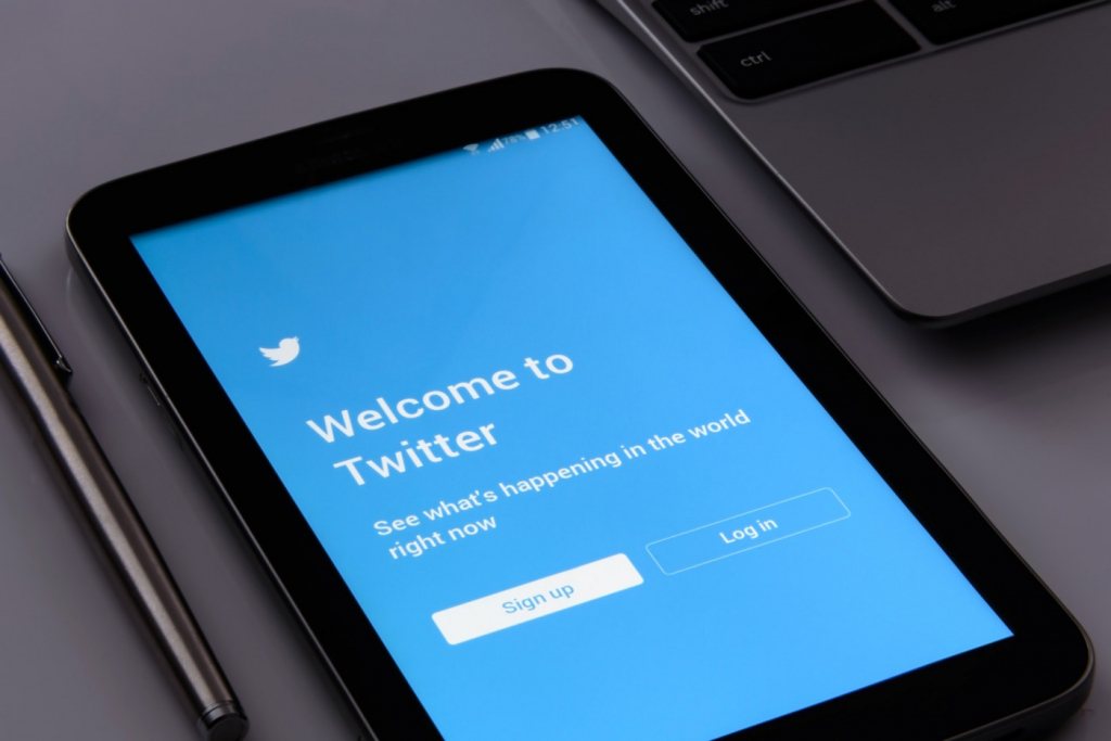 Twitter remove mais de 1 milhão de contas falsas por dia; número representa menos de 5% do total de usuários