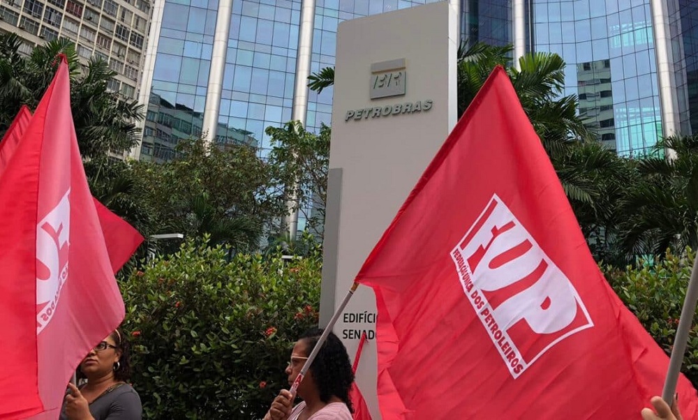 Petroleiros ligados à FUP iniciam estado de greve por divergências na Petrobras