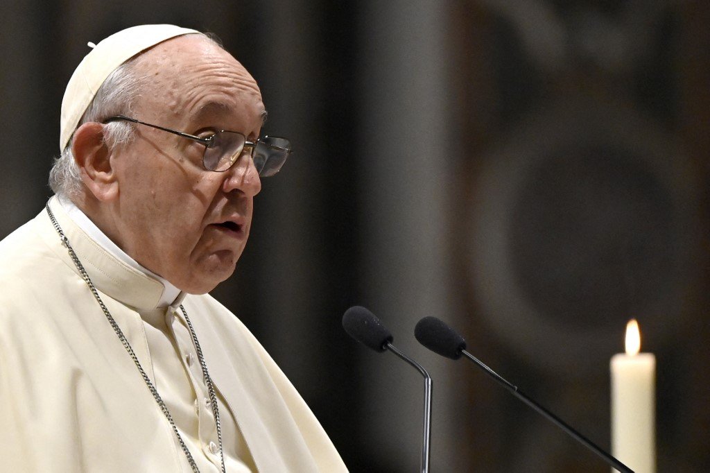 Papa critica mentalidade de ‘salve-se quem puder’ em última missa de 2021