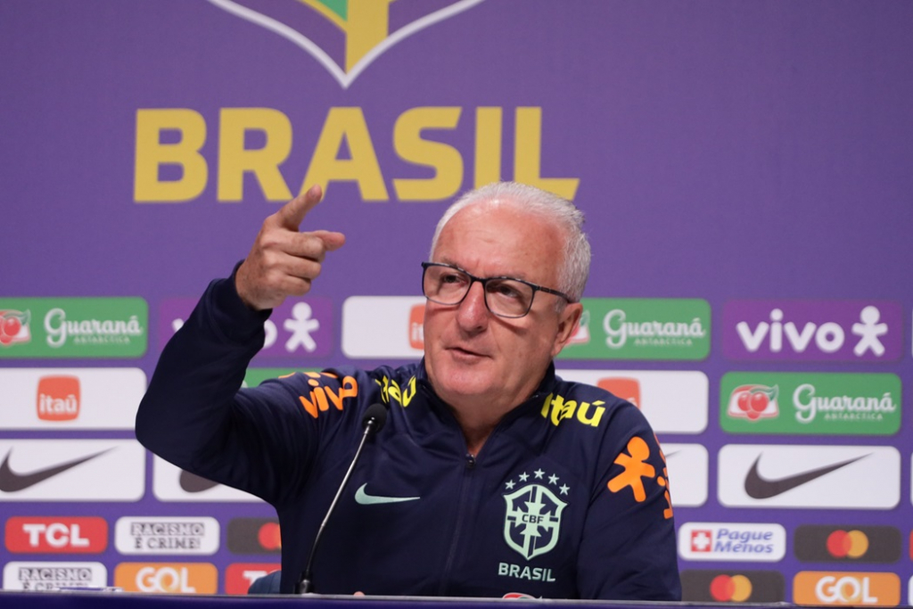 Brasil permanece na quinta posição do ranking de seleções divulgado pela Fifa