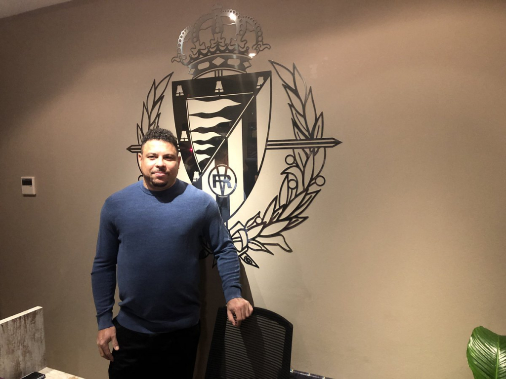 Ronaldo Fenômeno altera escudo de Valladolid e irrita torcedores: ‘Vergonha’