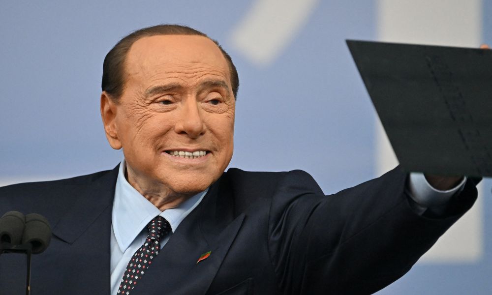 Silvio Berlusconi, ex-premiê italiano e dirigente histórico, dá entrada em UTI com problemas cardíacos
