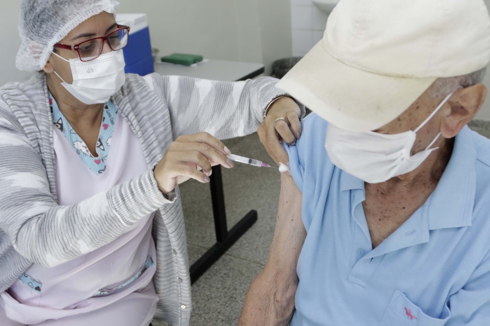 Quase três milhões ainda não tomaram dose de reforço da vacina no Rio de Janeiro