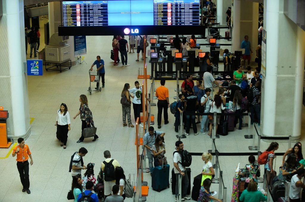 Leilões de aeroportos enfrentam impasses e possíveis restrições de operação