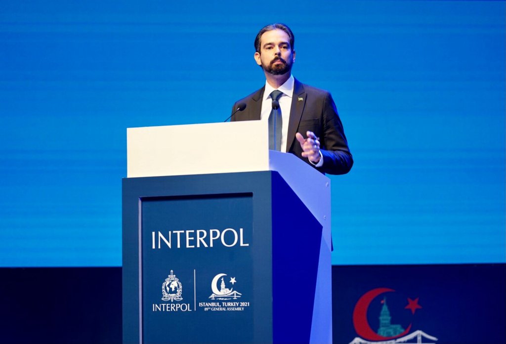 Delegado da Polícia Federal é eleito como vice-presidente da Interpol