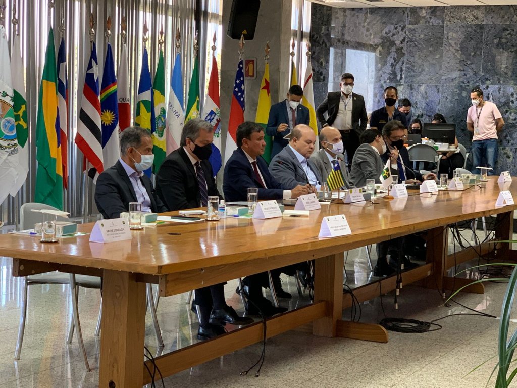 Governadores vão propor reunião com Bolsonaro e chefes dos Poderes