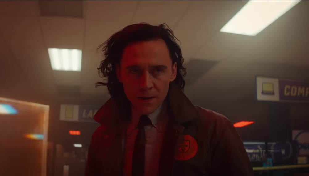 Loki precisa consertar a realidade em novo trailer da série da Marvel; assista