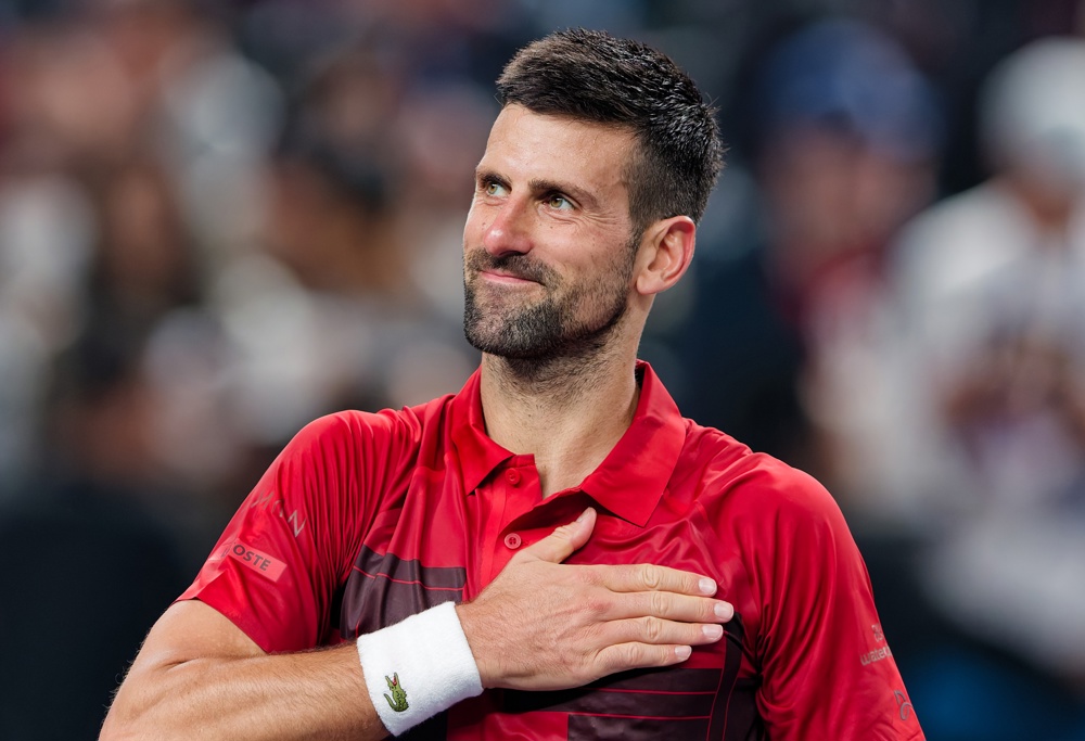 Djokovic vence Mensik, avança para semifinais em Xangai e segue na busca pelo 100º título da ATP 