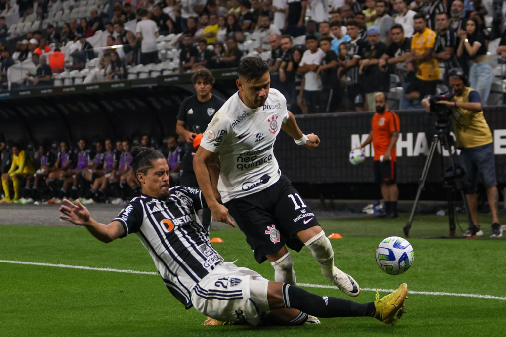 Corinthians empata com Atlético-MG e permanece próximo da zona de rebaixamento
