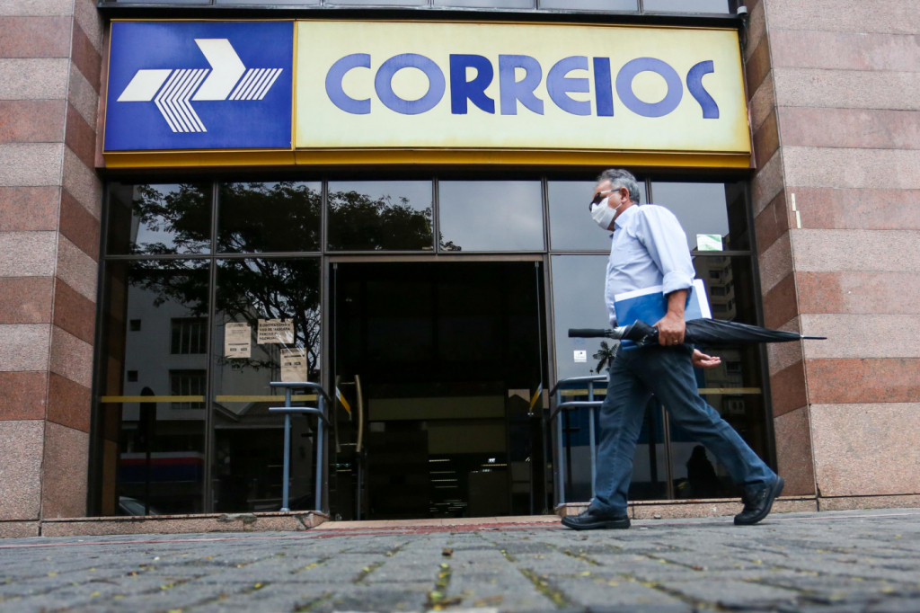 Lula exclui Correios e outras estatais de programas de privatização