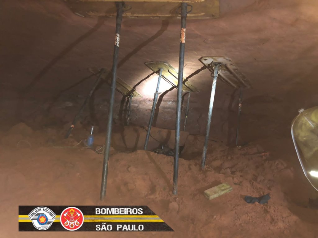 Desmoronamento em gruta deixa um morto no interior de SP; oito ainda estão desaparecidos