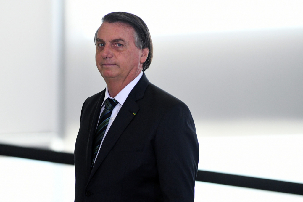 ‘Brasil está quebrado, não consigo fazer nada’, diz Bolsonaro a apoiadores