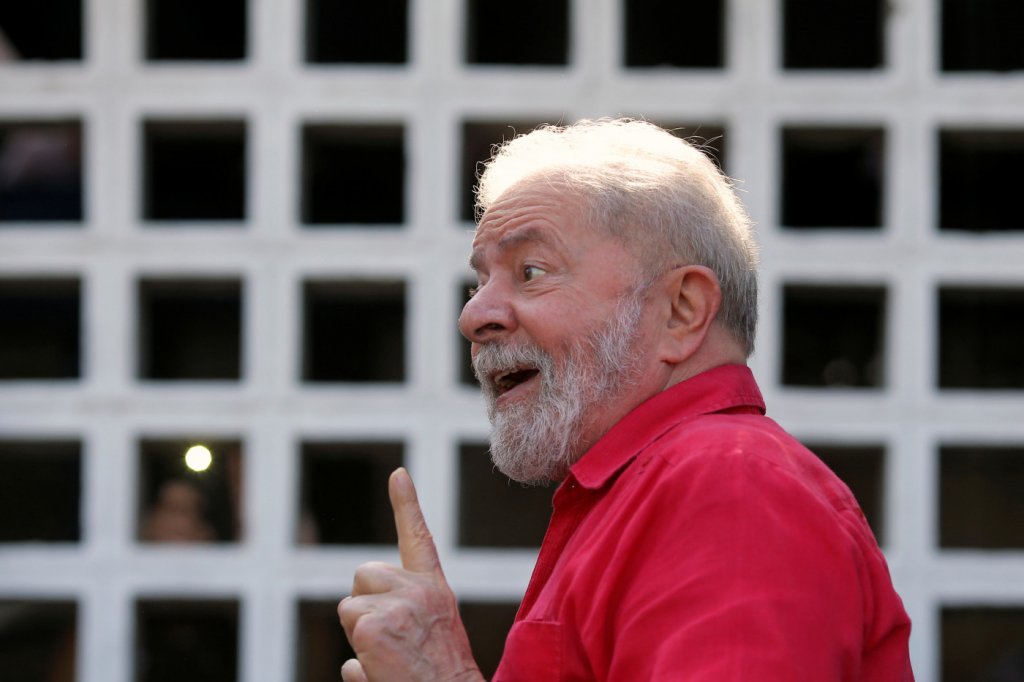 Lula pede que STF declare Moro suspeito nos casos do sítio de Atibaia e do instituto