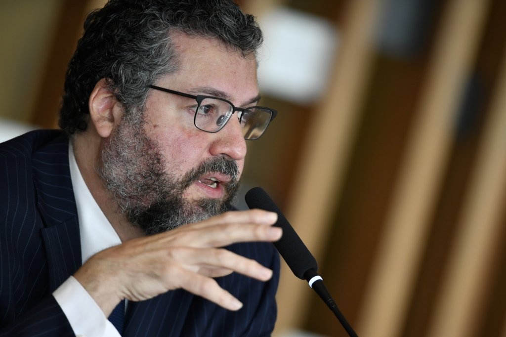 Ernesto Araújo nega problemas com a China: ‘Nossa relação é muito boa’