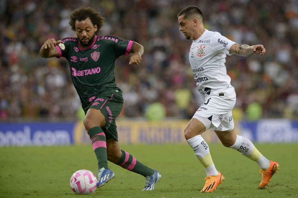 Em jogo eletrizante e com polêmicas, Fluminense e Corinthians empatam em 3 a 3 no Maracanã