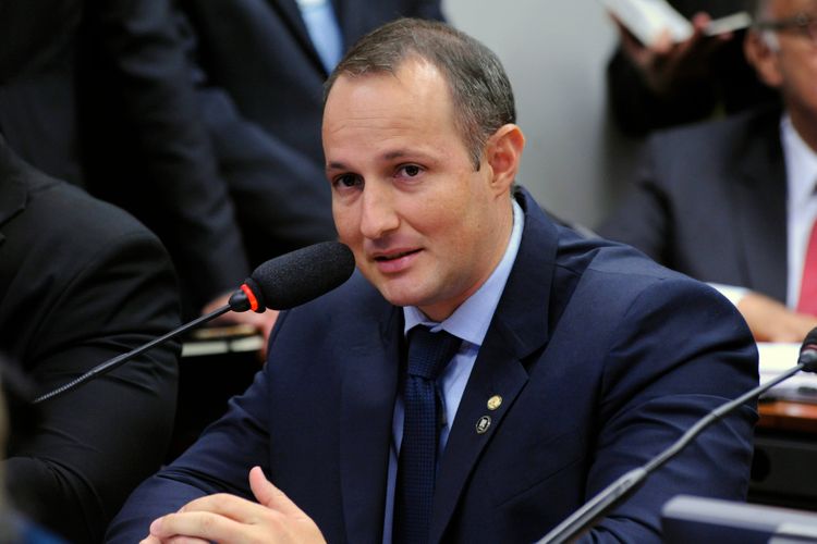 Deputado critica decisão sobre rol taxativo e prevê sobrecarga do SUS: ‘Vai ser obrigado a cobrir’