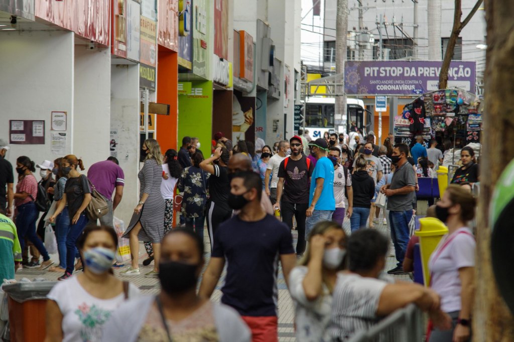 Após uma semana, São Paulo volta a registrar mais de mil mortes por Covid-19 em 24 horas