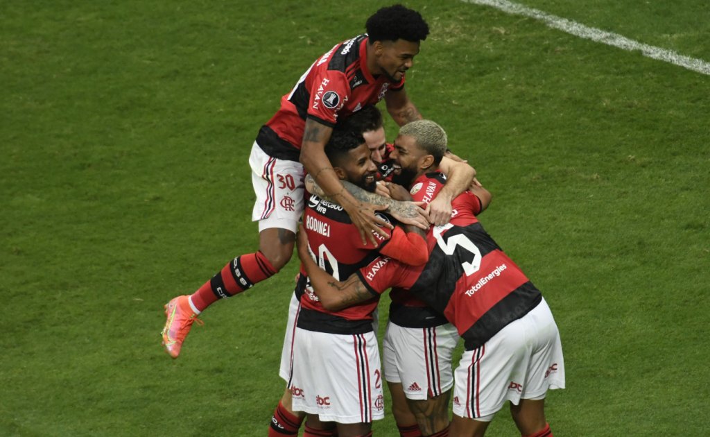 Flamengo goleia Olimpia novamente e se classifica para a semifinal da Libertadores