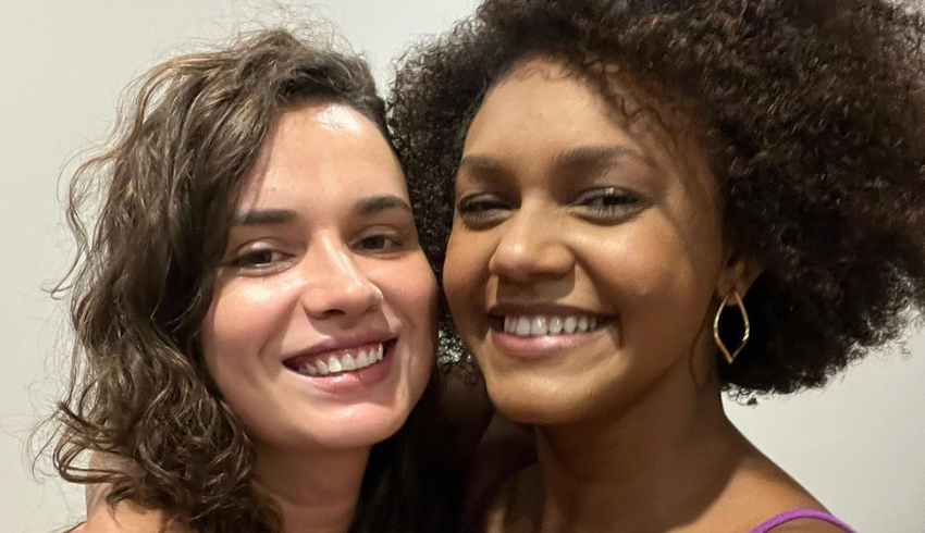 Ex-BBB Jessi Alves assume namoro com produtora: ‘Finalmente não estou solteira’