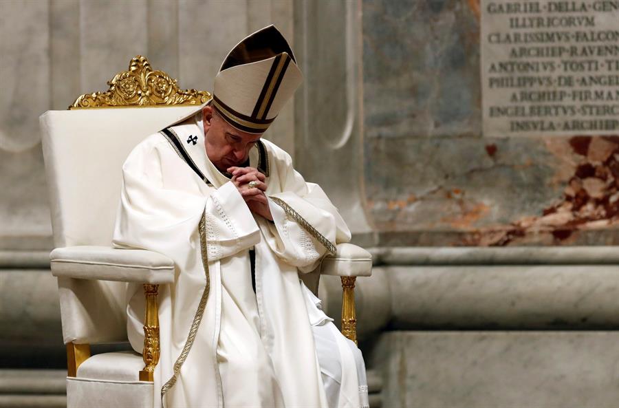 Papa pede ações pelo fim da violência de gênero: ‘Devemos fazer muito mais’