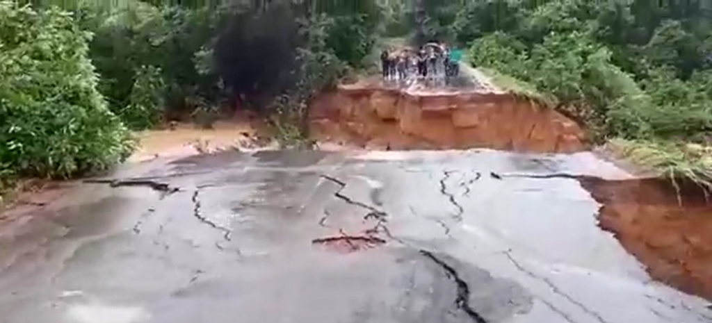 Chuvas deixam cidades isoladas no Piauí após rompimento de estrada