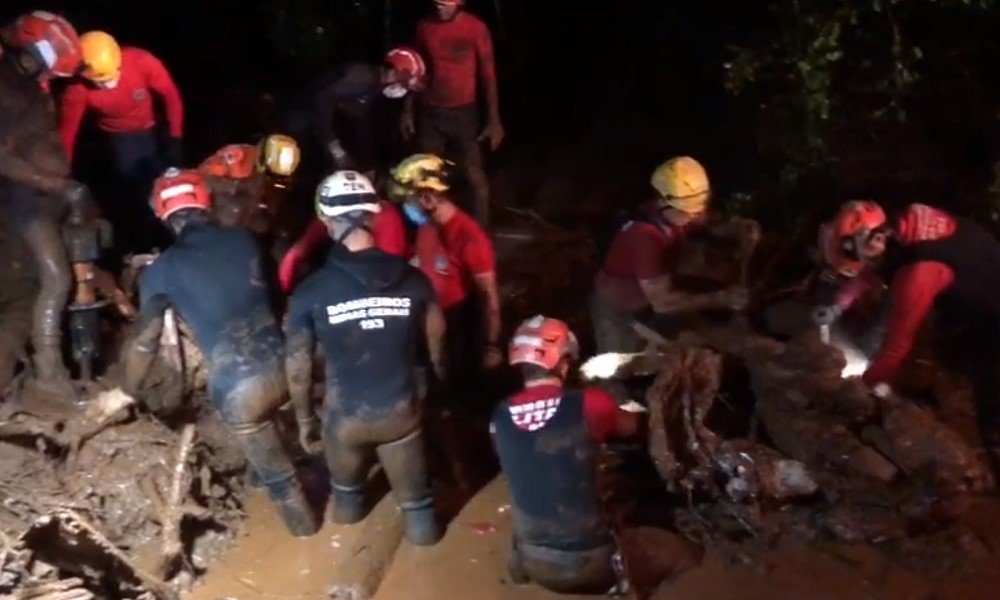 Cinco pessoas da mesma família morrem após carro ser soterrado em Brumadinho (MG)