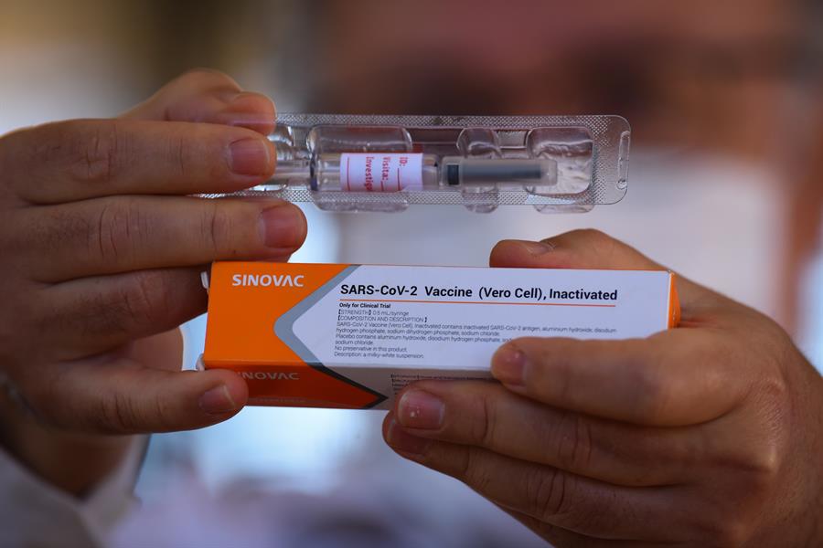 Benedita Ferreira da Silva é a primeira quilombola a ser vacinada contra a Covid-19