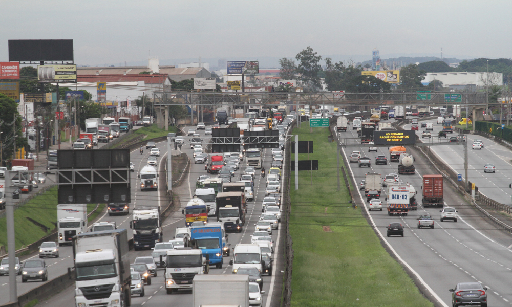 Rodovias de SP devem receber mais de 5 milhões de veículos durante o Carnaval; confira a situação das estradas