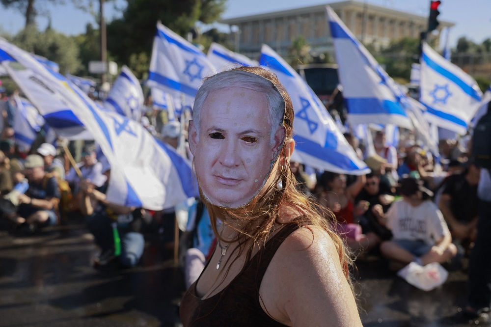 Manifestações pró-Israel e pró-Palestina se alastram ao redor do mundo
