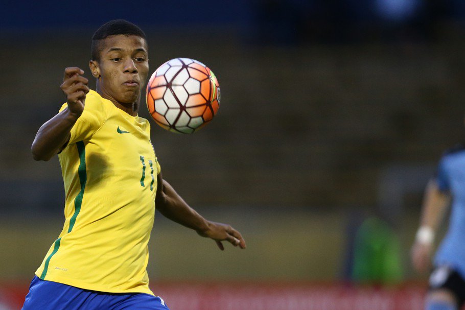 CBF corta atacante Raphinha por lesão; David Neres é convocado para a seleção brasileira 