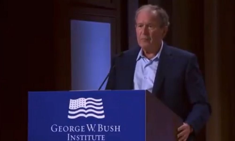 Bush falha e critica invasão ao Iraque que ele mesmo ordenou ao condenar guerra na Ucrânia