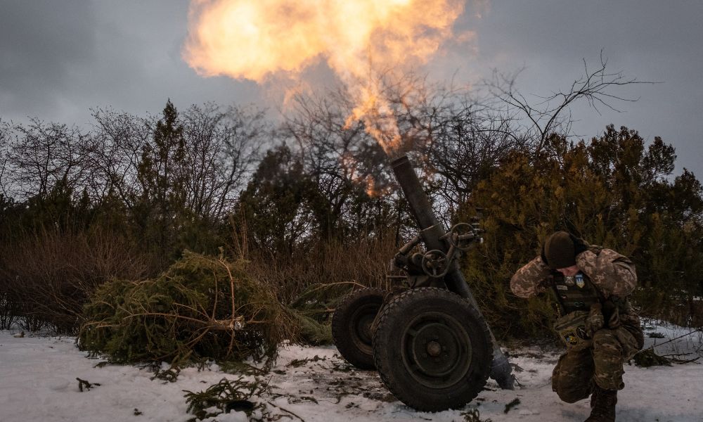 Rússia ataca Ucrânia com 32 mísseis e deixa infraestrutura na região de Lviv danificada