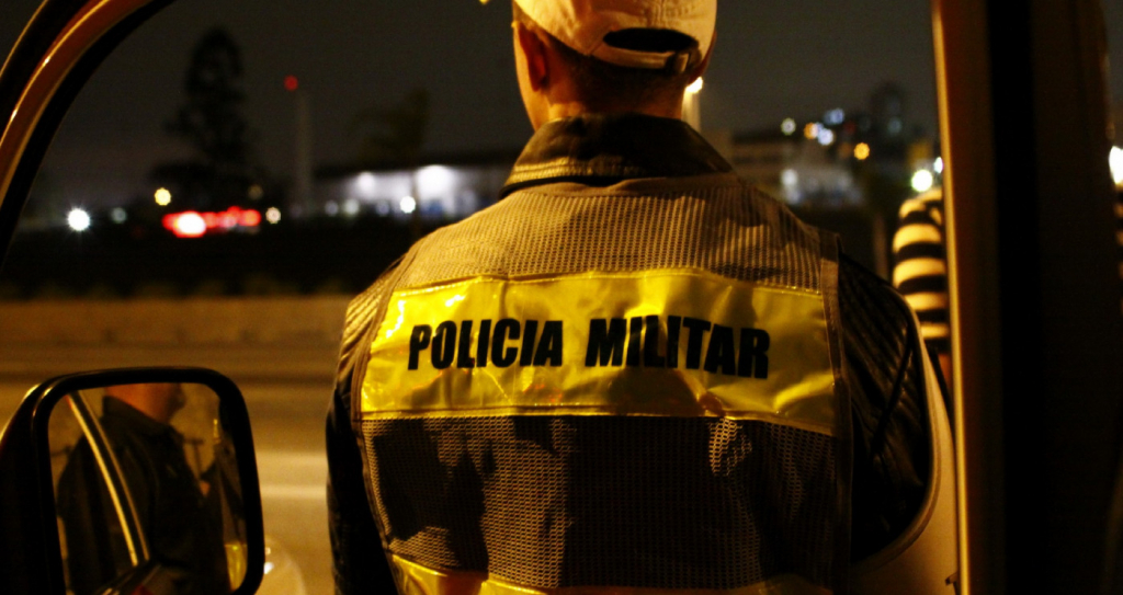 Polícia Militar liberta mulher de cárcere privado em SP após pedido de socorro em bilhete