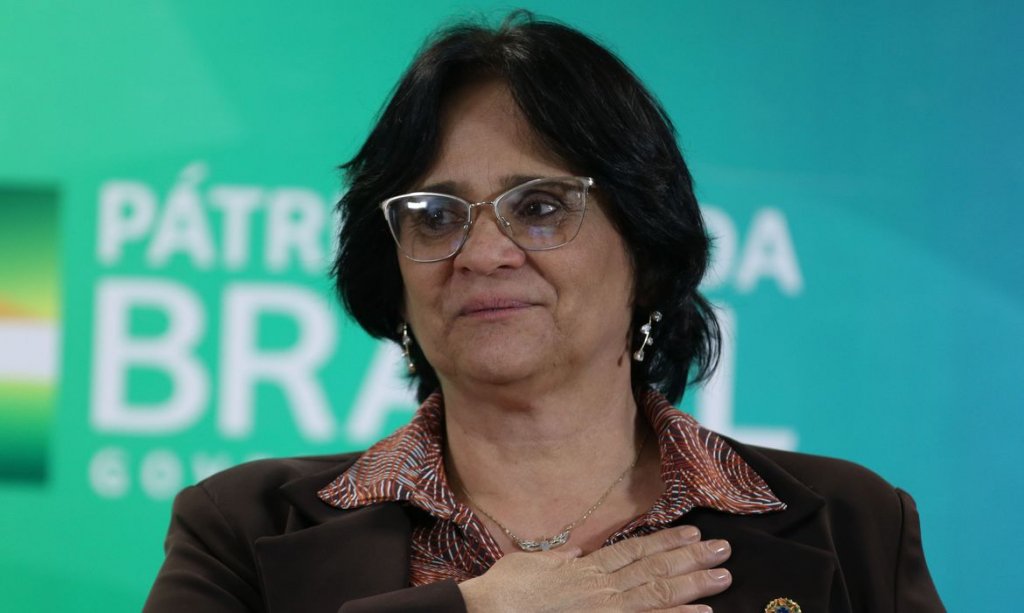 Damares nega pedido de Bolsonaro para disputar Senado por São Paulo