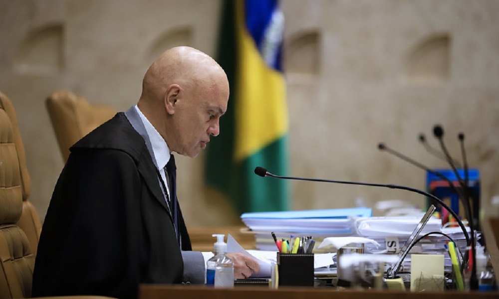 Moraes nega pedido da OAB de julgamento presencial das ações de 8 de janeiro