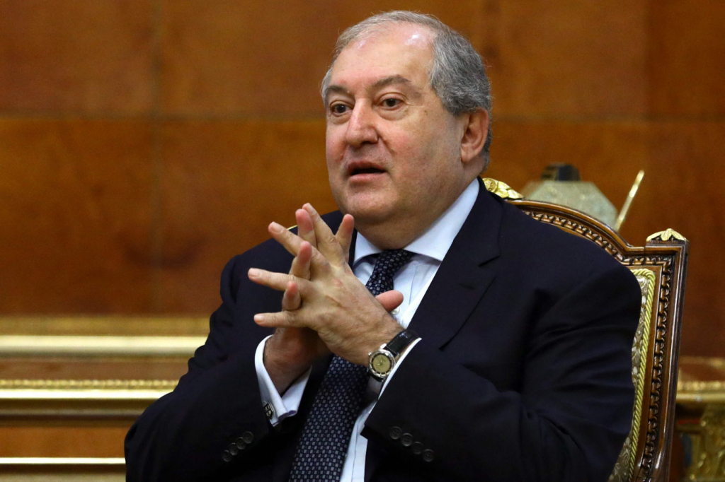 Presidente da Armênia renuncia ao cargo e fala em ‘tempos difíceis para o país