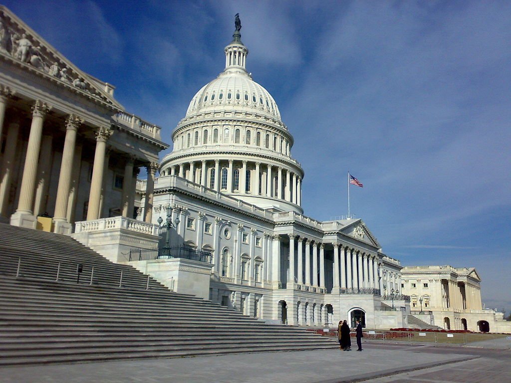 Polícia investiga ameaça de bomba no Congresso dos EUA