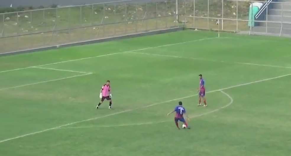 Jogador do Atlético-AM faz gol contra de propósito na Série B do Amazonense; assista