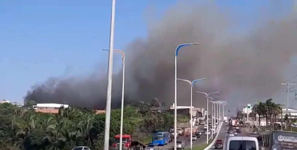 Incêndio atinge shopping e deixa feridos em São Luís