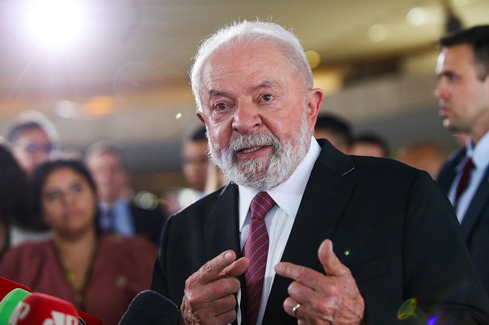 Lula defende corredor humanitário no Oriente Médio para retirar 30 brasileiros da zona de conflito