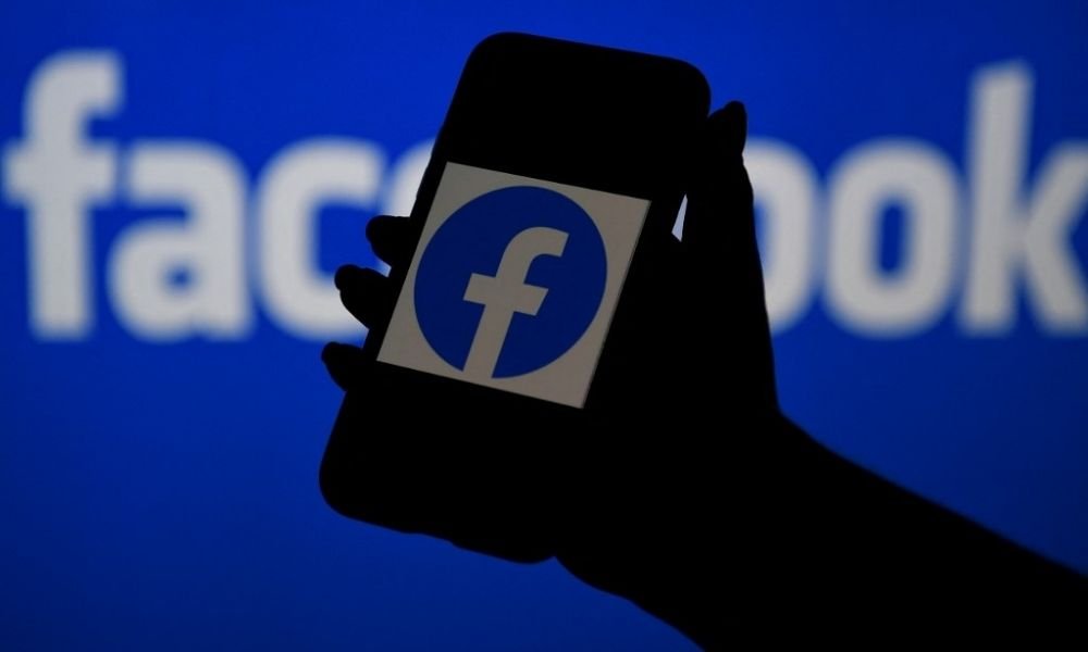 Rússia acusa Facebook de discriminar veículos de imprensa e bloqueia conexão a rede social